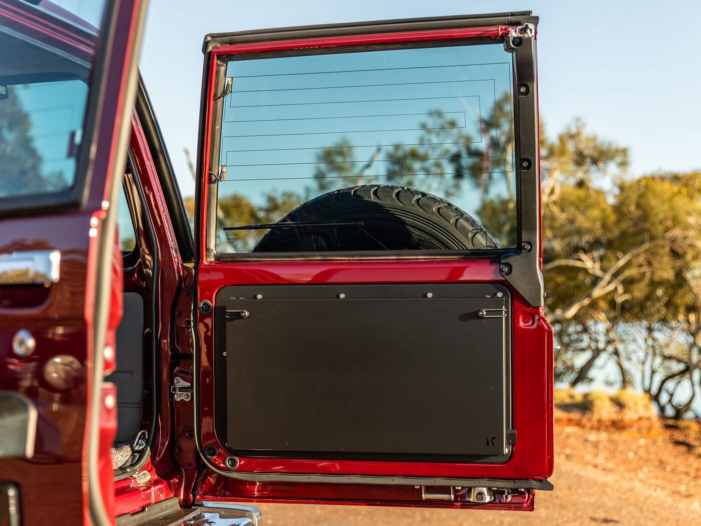 LC76 Rear Door Drop Down Table & Door Cards