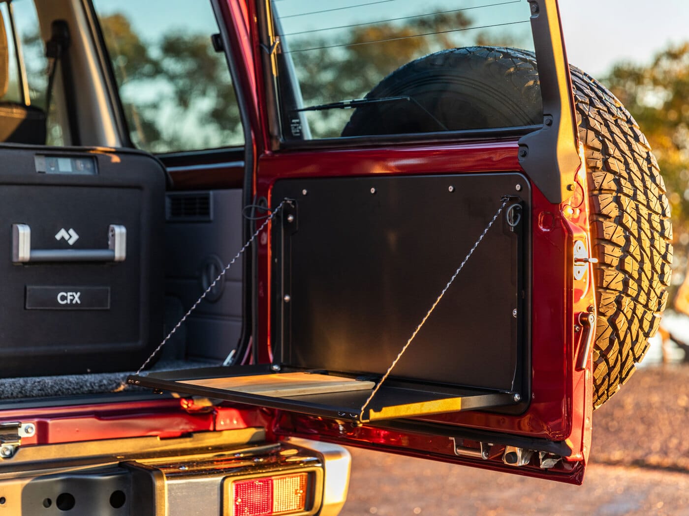 LC76 Rear Door Drop Down Table & Door Cards